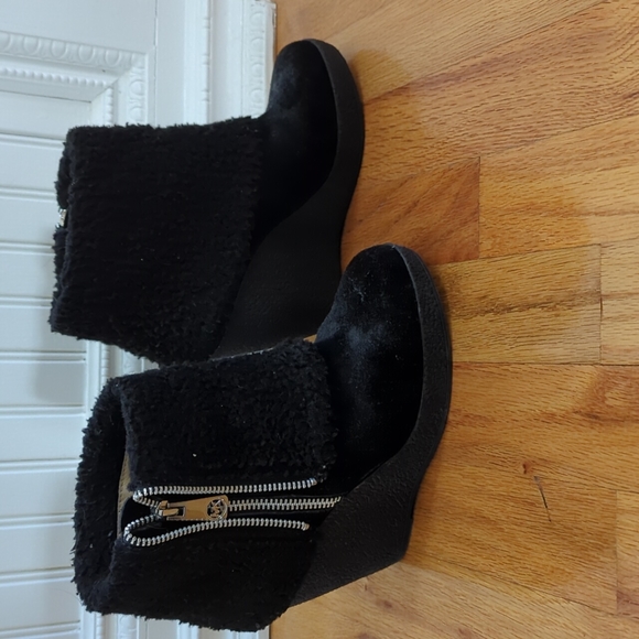 Michael Kors Suede Wedge Booties. Size 6 - Picture 1 of 5